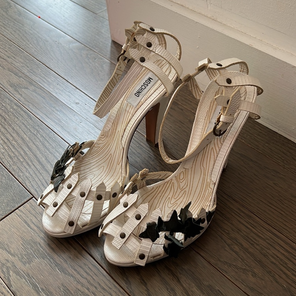 Moschino White Picket Fence Novelty Heels (EU 37) - Picture 7 of 9